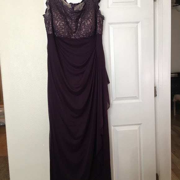 Xscape formal dress. - Picture 5 of 6